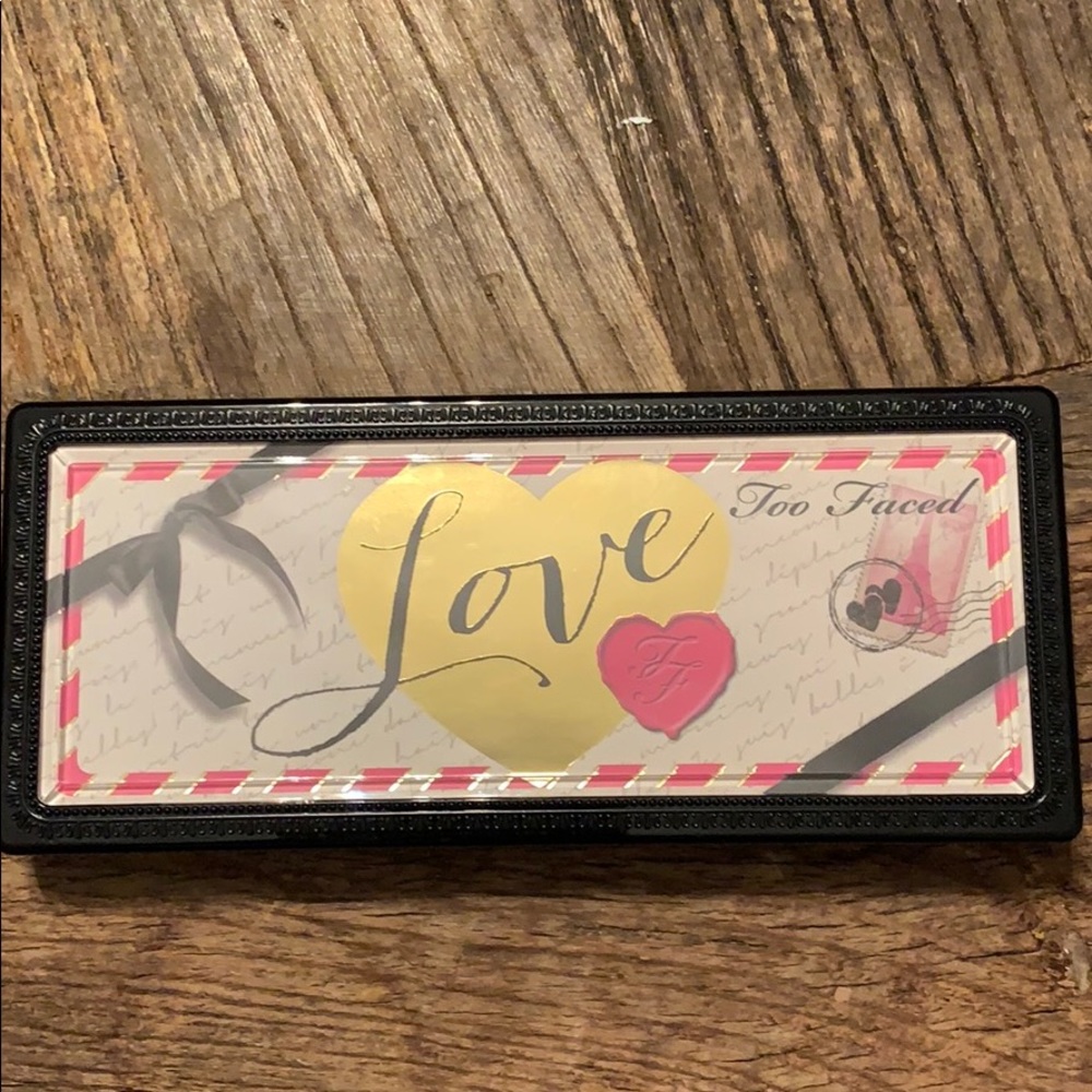 Too Faced passionately pretty eye palette